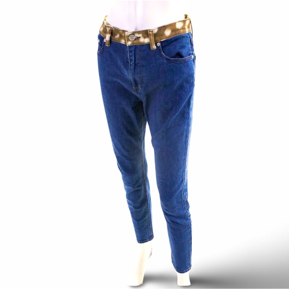 🔥🔥🔥BURBERRY🔥🔥LEATHER ABSTRACT TRIM🔥🔥🔥 - Picture 3 of 9